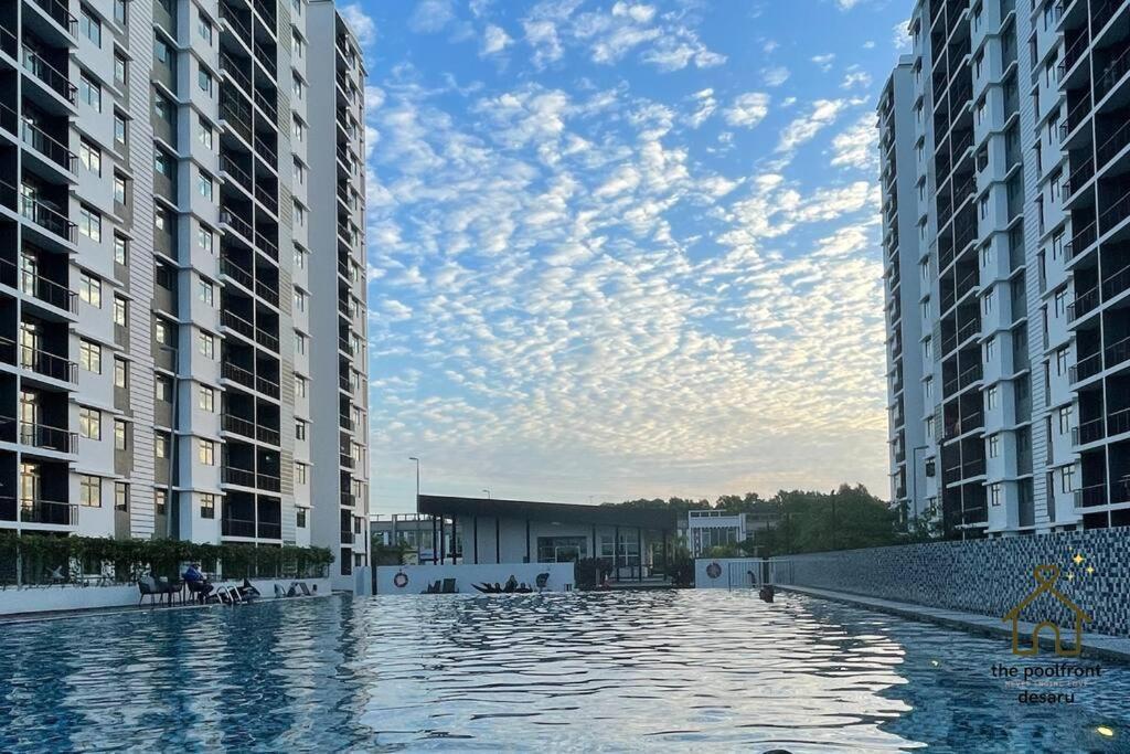 Apartment The Poolfront Desaru Bandar Penawar