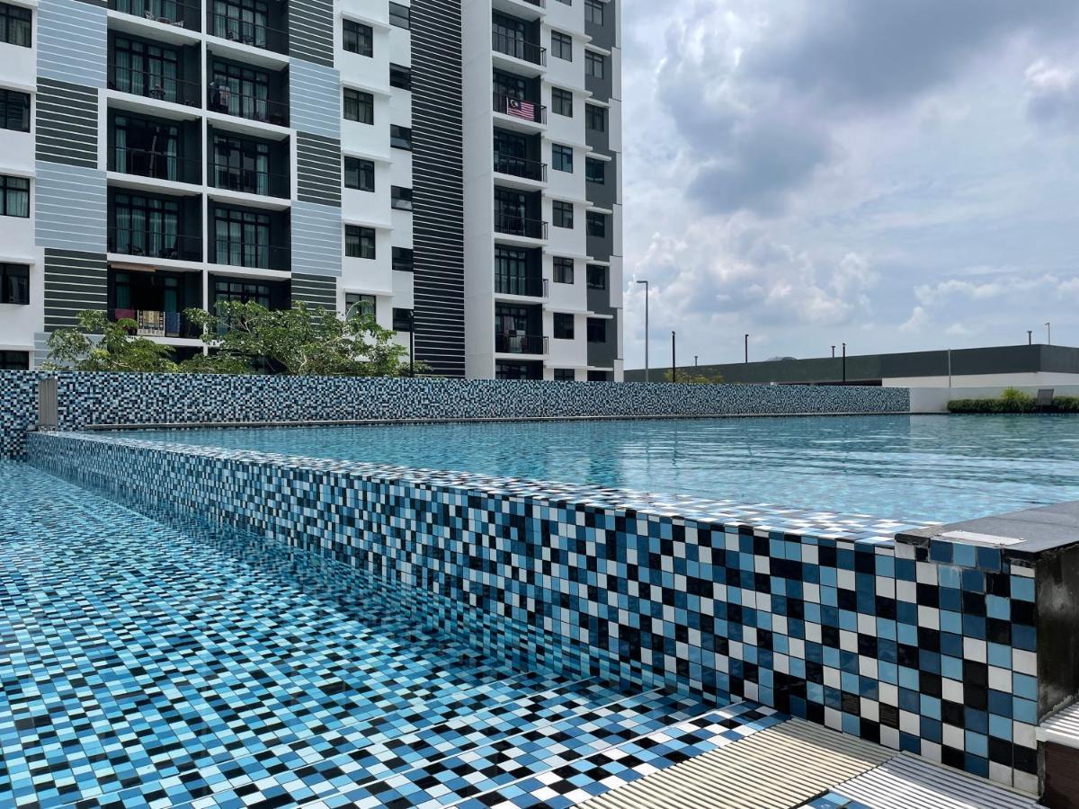 The Poolfront Desaru Apartment *